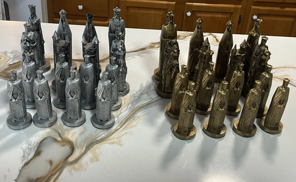 Piezas de juego de ajedrez esculpidas Conqueror de colección - 1962 Peter Ganine - EE. UU. 32 piezas Foto 1 de 4