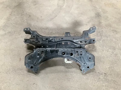 Subchasis trasero suspensión delantera cuadro K Toyota Prius Crossmember 10-18 Foto 1 de 4