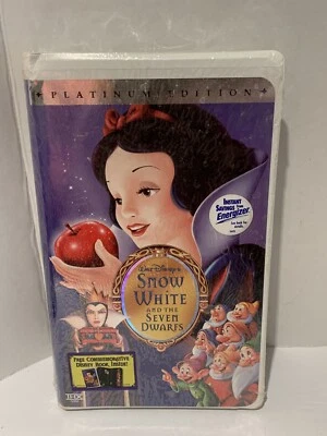Walt Disney Snow White And The Seven Dwarfs VHS Platinum Ed. w/comm Book Inside  - Image 1 of 4