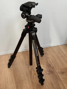 Manfrotto 055C XPro 4 carbon fibre tripod with 3-way head, almost mint - Picture 1 of 8