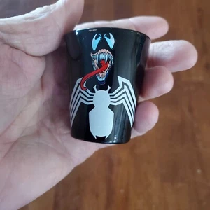 Vajilla de vidrio de tiro Marvel de 2" negra - Imagen 1 de 4