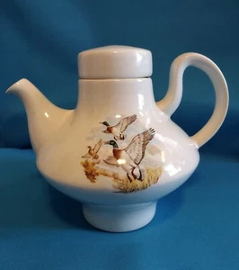 Ceramic Teapot Mallard Ducks Hand Made Signed Todd 1972 7" Tall - Picture 1 of 11