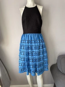 Badgley Mischka schwarz blau Blumen Spitze Midi gefüttert Kleid Damen 6 - Bild 1 von 7