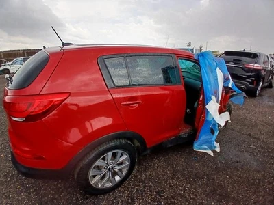 Conjunto de puerta trasera derecha usado lado trasero se adapta a: Kia Sportage 2015 con tinte de privacidad g Foto 1 de 4