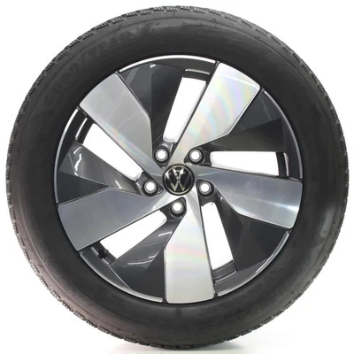 VW Passat B9 Variant CJ5 Winterräder Bologna Goodyear 215/55R17 DOT24 3J0601025B - Bild 1 von 4