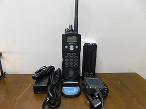 Radio portable EF Johnson 51SL P25 numérique VHF 136-174 mhz trunking AES DES - Photo 1/1