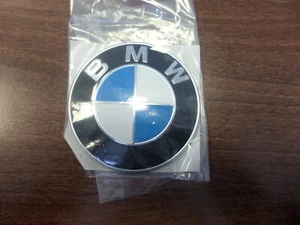 NEW BMW E81 F07 E63 1 5 6 Series D=82 MM Bonnet Badge 7057794 - Picture 1 of 2