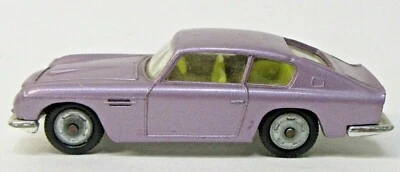 Husky #22 Aston Martin DB6 violeta con ventanas transparentes fundido a presión Foto 1 de 4