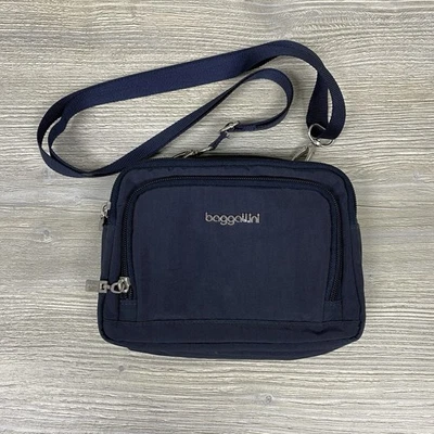 Bandolera Baggallini Triple Cremallera Azul Marino Nylon Bandolera Cartera RFID Foto 1 de 4