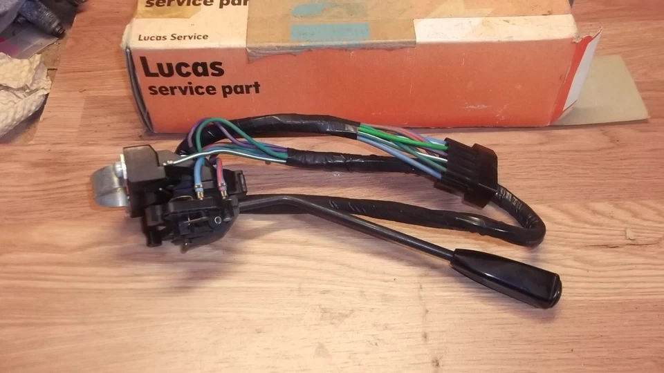 INTERRUPTOR INDICADOR HILLMAN HUNTER SUNBEAM RAPIER H120 NUEVO GENUINO LUCAS 30841 Foto 1 de 1