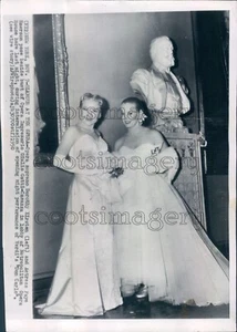 1950 Press Photo Opera Singer Dorothy Kirsten Actress Faye Emerson in Formals - Picture 1 of 2