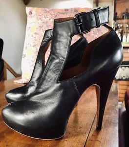 Givenchy Sexy Black Leather Pumps 9.5 US / 40.5 FR - Picture 1 of 5