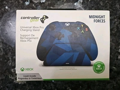Mando Gear XBOX Pro Soporte de Carga/BATERÍA - FUERZAS DE MEDIANOCHE Foto 1 de 2
