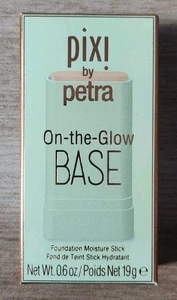 Base base hidratante Pixi By Petra On-the-Glow beige - Imagen 1 de 6