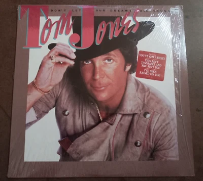 Tom Jones 1983 Don't Let Our Dreams Die Young Mercury Vinyl Record Shrink Foto 1 de 4