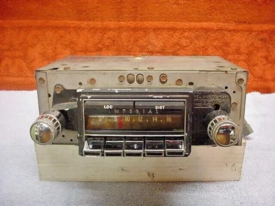 1967 Chrysler Imperial Town & Country Radio - Plays - Image 1 of 4