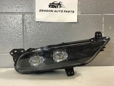 Conjunto de faros antiniebla derecha Chrysler 300 2015-2022 333-2035R-AS Foto 1 de 4
