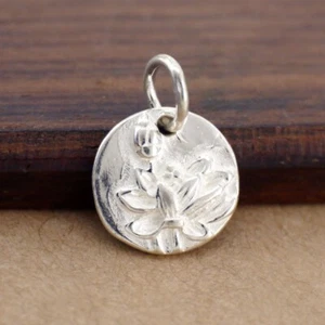 Ciondolo Ciondolo Piatto Rotondo Fiore di Loto Argento Sterling 925 A2448 - Foto 1 di 9