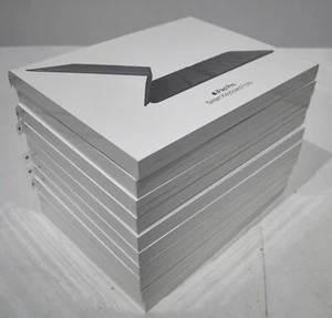 ✅ Apple Smart Keyboard for 13" iPad Air 2024 - New - French Canadian - Picture 1 of 12