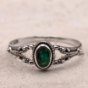 Sterling Silver Ladies Vintage Style Ring Simulated Emerald Gemstone Boho - Picture 1 of 6