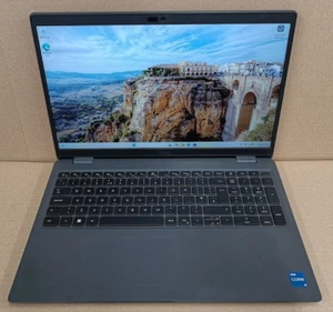 Dell Latitude 3540 i5-1335U 1.3Ghz 16GB 256GB Win-11 15.6" Laptop (WEBCAM FAULT) - Afbeelding 1 van 1