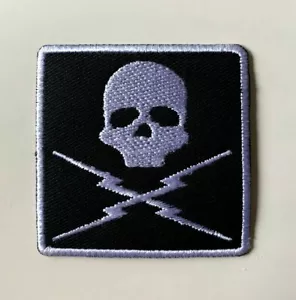 Cráneo de 13 ciclistas Lucky - parche de hierro en la insignia de costura - Imagen 1 de 1