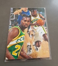 GARY PAYTON NBA CARD FLAIR 1995-96 # 128 SEATTLE SUPERSONICS