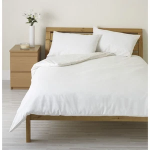 Economy Water-resistant Duvet Protector Super-King, 260 x 220 cms - Picture 1 of 5