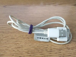 Dynex 4ft USB 30 pin Charging Cable for Ipod, Ipad, and Iphone - Picture 1 of 2