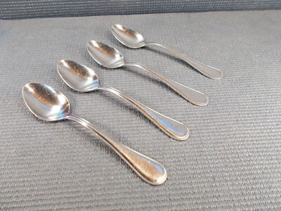 Juego de 4 cucharaditas de cubiertos de acero inoxidable The Main Course patrón Carlisle 6 1/4" Foto 1 de 2
