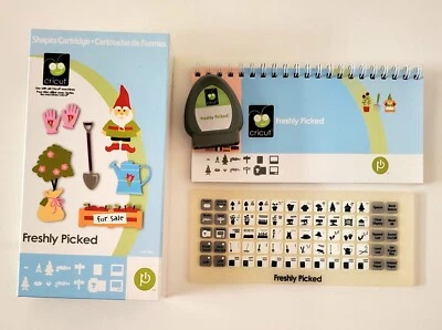 Cricut Cartridge FRESHLY PICKED Garden Words Signs Seeds Gnomes Gardening Tools - Изображение 1 из 4