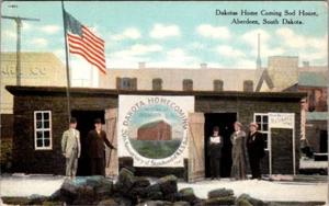 ABERDEEN, SOUTH DAKOTA - DAKOTAS HOME COMING SOD HOUSE - OLD POSTCARD - Picture 1 of 2