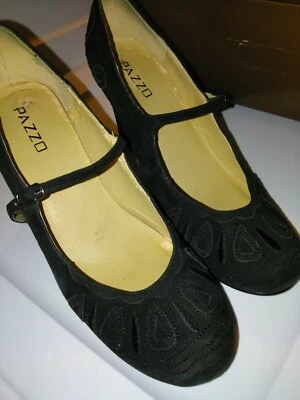 Elegantes zapatos de tacón alto Foto 1 de 4