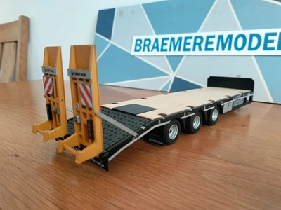 1:32 Chieftain Xcel Tri-Axle Low Loader Trailer Model Kit - Image 1 of 4