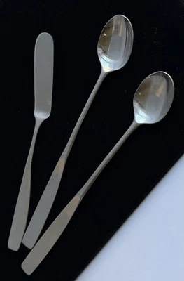 MCM Oxford Hall Japón Acero Inoxidable Le MANS Cubiertos 2 CUCHARAS DE TÉ HELADO Cuchillo de Mantequilla Foto 1 de 4