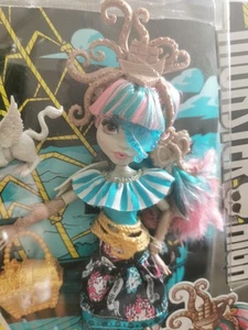 Please Read Monster High Rochelle Goyle Shriek Wrecked Scary Ship - Picture 1 of 4