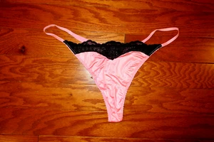 XL ❤️ Victoria's Secret TANGA DE SATÉN TANGA EN V ❤️ BRAGAS SEXY ELÁSTICAS Muy Sexy - Imagen 1 de 3