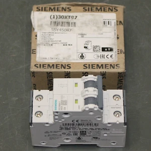 Siemens Circuit Breaker 5SY45047, 5SY4 Series, 10kA at 230V AC, C Curve, 4A, 1PH - Picture 1 of 6