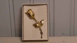 Vintage brooch Rose Bud Gold Tone Flower Pin Brooch - Foto 1 di 5
