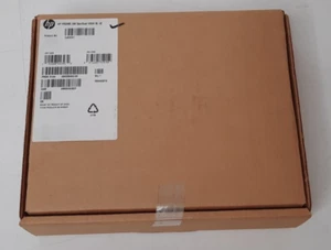 Mini funda de soporte de montaje VESA doble de seguridad para escritorio HP SL V2 - 2JA32AT - Imagen 1 de 4