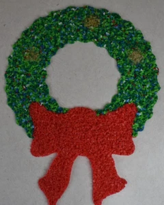 Vintage 1970s Melted Plastic Popcorn Wall Decoration Christmas Wreath 19.5" Tall - Picture 1 of 2
