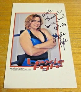 Fotografía Lexie Fyfe Luchador Autografiada Firmada 5.5X8.5 Lucha Brillante/NWA - Imagen 1 de 3