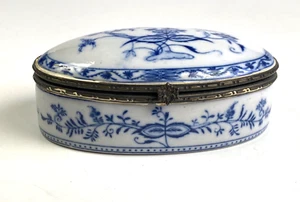 Deckeldose Metallfassung sehr alt, Blau Weiß Porzellan 12 x 8 x 5 cm Signatur - Bild 1 von 10