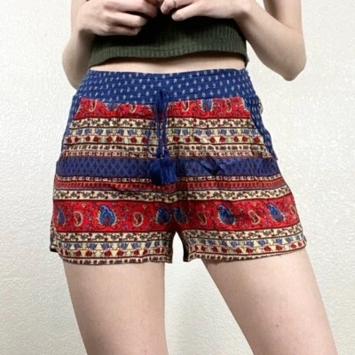 Shorts paisley floral vermelho e azul Band of Gypsies tamanho P - Imagem 1 de 4