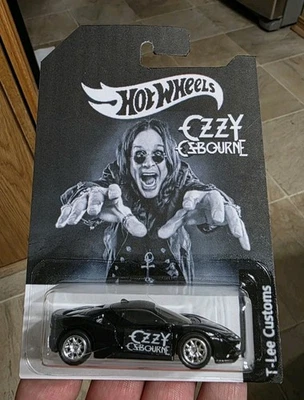 Hot Wheels Ferrari SF90 Stradale PERSONALIZADO Ozzy Osbourne REAL RIDERS.  Foto 1 de 4