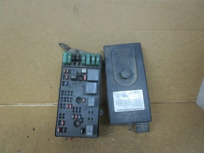 02 2002 Saturn L300 motor caja de fusibles relé panel de bloque de conexiones Foto 1 de 2