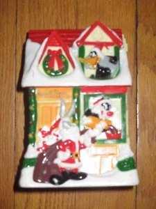 Vintage 1997 Russell Stover Candies Looney Tunes Christmas House Plastic Bank - Picture 1 of 6