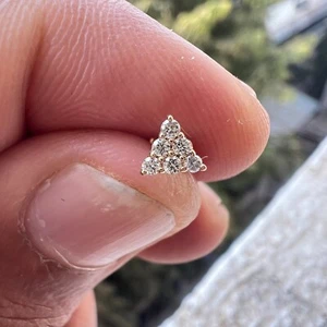 Natürlicher Diamant Rund Cluster Tringle Nasenstecker Piercing Pin in 18K Gelbgold - Bild 1 von 4