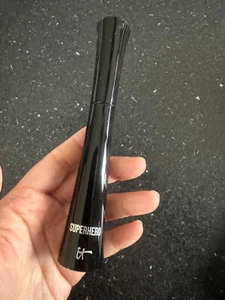 IT Cosmetics Superhero Mascara Elastico Volumizzante Nero 9 ml - Foto 1 di 2