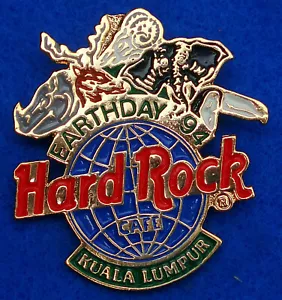 KUALA LUMPUR DÍA DE LA TIERRA GLOBO RINOCERONTE ELEFANTE Y PÁJARO TUCÁN 94 PIN Hard Rock Café - Imagen 1 de 1